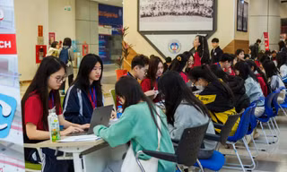 Gần 6.700 học sinh THPT tham gia trải nghiệm “Một ngày là sinh viên Kinh tế Quốc dân"