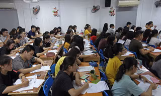 Sinh viên dạy thêm có phải đăng ký kinh doanh, đóng thuế thu nhập cá nhân?