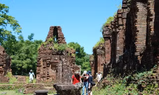 Thương dân dân lập Đền thờ