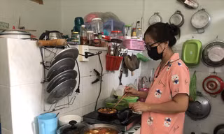 Ấm lòng Tết xa nhà