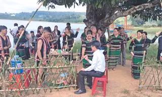Tự hào vùng Đất anh hùng 