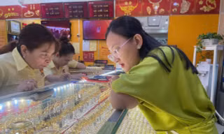Khổ vì… vàng 