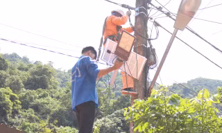 'Ba cùng' đổi thay vùng đất khó - Bài 3: Thắp sáng vùng cao 