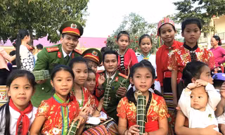 Những bông hoa trong vườn Bác - Bài 2: Cảm hóa từ những nghĩa cử nhân văn 