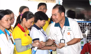 Nỗ lực lo thưởng Tết 