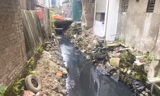 Hơn một thập kỷ bị ô nhiễm từ dự án làm cống giữa Thủ đô 