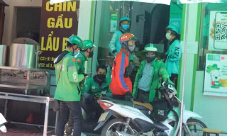 Phận xe ôm ở chốn phồn hoa 