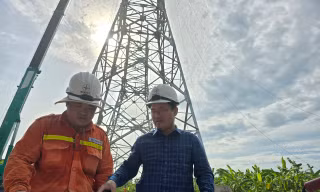 Trên đại công trường 500kV mạch 3 - bài 9: Cha và con chung một công trường 