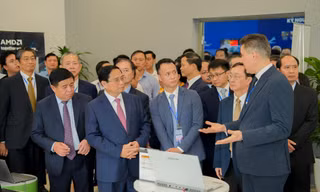 Thủ tướng Phạm Minh Chính: Lấy thế hệ trẻ làm trung tâm của đổi mới sáng tạo 