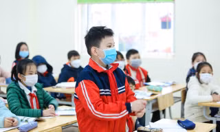 Học sinh tới trường: Lúng túng từ những tình huống phát sinh