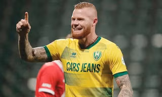 Phiên chợ bạc tỷ ở V-League 