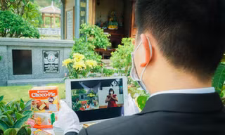 Lễ vu lan được thực hiện qua video call