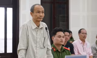 Lừa 'chạy việc', cựu cán bộ Cảng vụ hàng không Miền Trung lĩnh 15 năm tù
