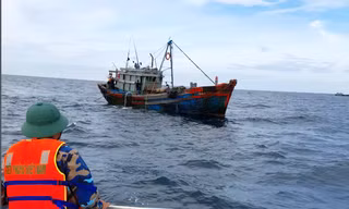 Hiện ngành chức năng Quảng Ngãi đang khẩn trương tìm kiếm tàu cá có 4 ngư dân mất liên lạc trên vùng biển Lý Sơn. (Ảnh minh họa)
