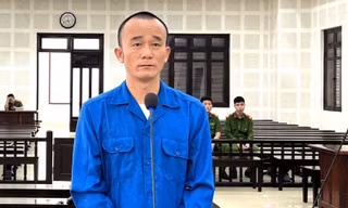 Vác dao chém bố người yêu vì bị nhắn tin chia tay