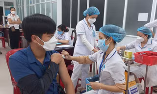 Tỉnh Quảng Ngãi đề nghị trả gần 200.000 liều vắc xin COVID-19 cho Bộ Y tế.