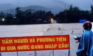 Mưa lớn gây sạt lở ngập lụt, chia cắt nhiều tuyến đường miền núi Quảng Ngãi