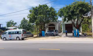 Ngành Y tế Quảng Ngãi đang khẩn trương truy vết, khoanh vùng và thực hiện các biện pháp phòng, chống dịch cấp bách trên địa bàn, sau khi có 6 ca mắc COVID-19.