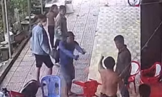 Mang súng nhựa xông vào nhà dân đánh người do mâu thuẫn từ chơi xóc đĩa