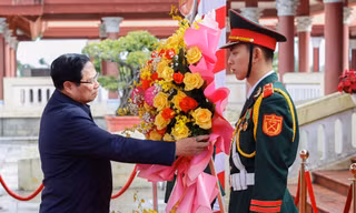 Thủ tướng Phạm Minh Chính dâng hương tưởng niệm cố Thủ tướng Phạm Văn Đồng