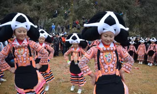 Tộc người dùng tóc làm... mũ