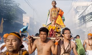 Lễ hội ăn chay Thái Lan: người yếu tim không nên thử