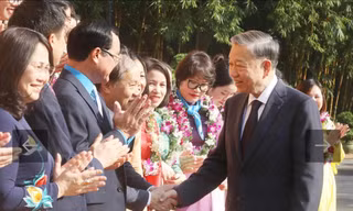 Tổng Bí thư, Chủ tịch nước Tô Lâm đã có cuộc gặp mặt thân mật với đoàn đại biểu (Ảnh : TTXVN)