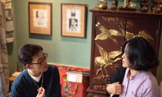 Người lạ bàn chuyện quen – góc nhìn của giới trẻ về Chầu văn