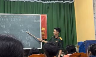 Lớp học xóa mù chữ của những người lính cụ Hồ