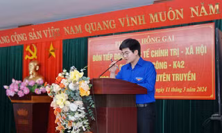 Nam cán bộ Đoàn trường Báo ghi dấu bằng thành tích học tập và tinh thần xung kích tuổi trẻ