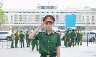 Nam sinh Học viện Cảnh sát Nhân dân và khoảnh khắc không quên tại Lễ Kỷ niệm 50 năm thống nhất đất nước 