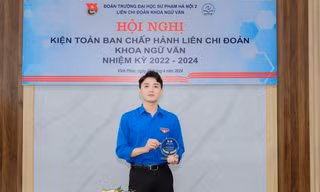 Hành trình cố gắng và nỗ lực không ngừng nghỉ để trở thành một thầy giáo dạy Văn của nam sinh Gen Z