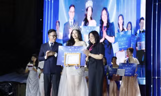 Vũ Bảo Ngân xuất sắc chinh phục vị trí Tân Hoa khôi 2023 Trường Đại học Khoa học Xã hội và Nhân văn