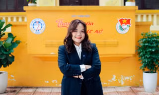 Nữ sinh Kinh tế dành trọn tình yêu với màu áo xanh tình nguyện