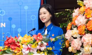 Hành trình khẳng định bản lĩnh thủ lĩnh sinh viên giữa lòng UEB