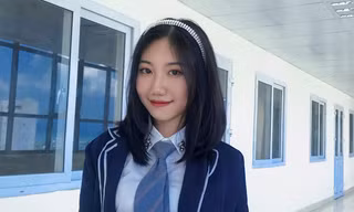Hotgirl Thi Thi mang trái tim ấm áp đứng lớp dạy học khi mới 21 tuổi