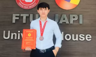 Nam sinh Đại học Ngoại Thương xuất sắc và hành trình chinh phục tri thức không ngừng nghỉ