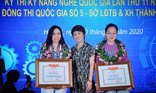 Nữ sinh Kiến trúc Hà Nội mang trầu têm cánh phượng vào đồ án tốt nghiệp