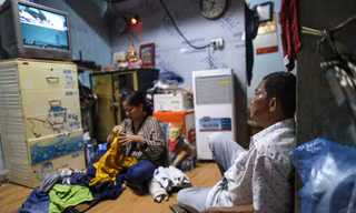 Ba đời sống nghèo khó ở khu ăn chơi bậc nhất TPHCM