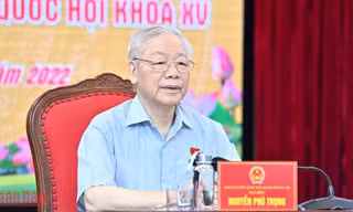 Hình ảnh Tổng Bí thư Nguyễn Phú Trọng tiếp xúc cử tri thành phố Hà Nội