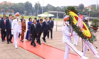Chủ tịch Quốc hội Campuchia vào Lăng viếng Chủ tịch Hồ Chí Minh