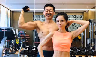 'Tiểu Long Nữ' và ‘Tào Tháo’ gây sốt với loạt ảnh so cơ bắp đáng ngưỡng mộ