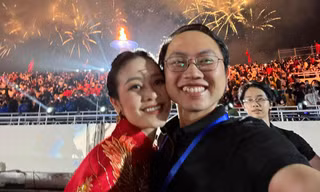 MC dẫn khai mạc SEA Games 31 chia sẻ những hình ảnh hậu trường và sự đồng hành của ông xã 