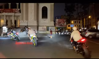 CLIP: 3 ‘ông trời con’ náo động phố đi bộ Nguyễn Huệ
