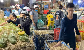 Mãng cầu Xiêm 'sốt' điên đảo cõi mạng, 3h sáng khách xếp hàng tranh mua