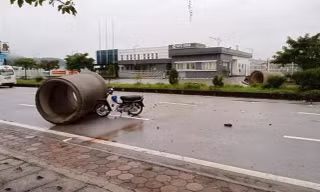 Đôi nam nữ sắp cưới tông ống cống tử vong: Đình chỉ 2 bảo vệ có thỏa đáng?