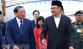 Thủ tướng Malaysia đến Hà Nội, bắt đầu chuyến thăm chính thức Việt Nam