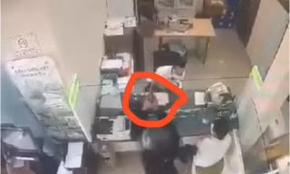CLIP: Đối tượng cướp hơn 500 triệu đồng ở một ngân hàng tại Đồng Nai