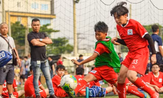 Bóng đá cộng đồng, sân chơi bổ ích cho trẻ em tại TPHCM