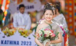 Nam thanh, nữ tú Khmer rạng ngời trong ngày lễ dâng y